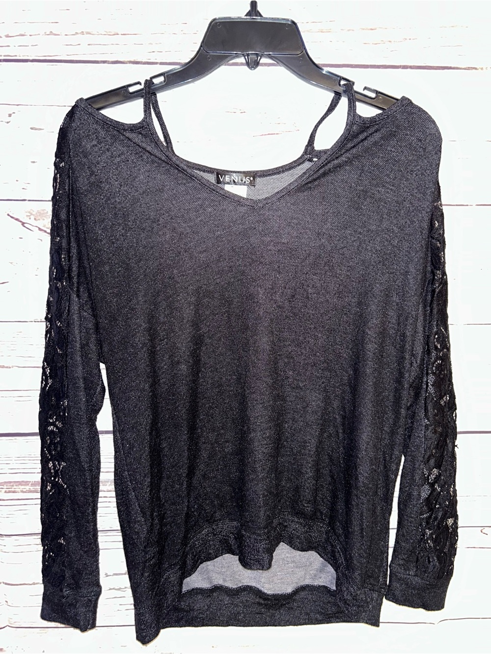 Venus top with lace sleeves